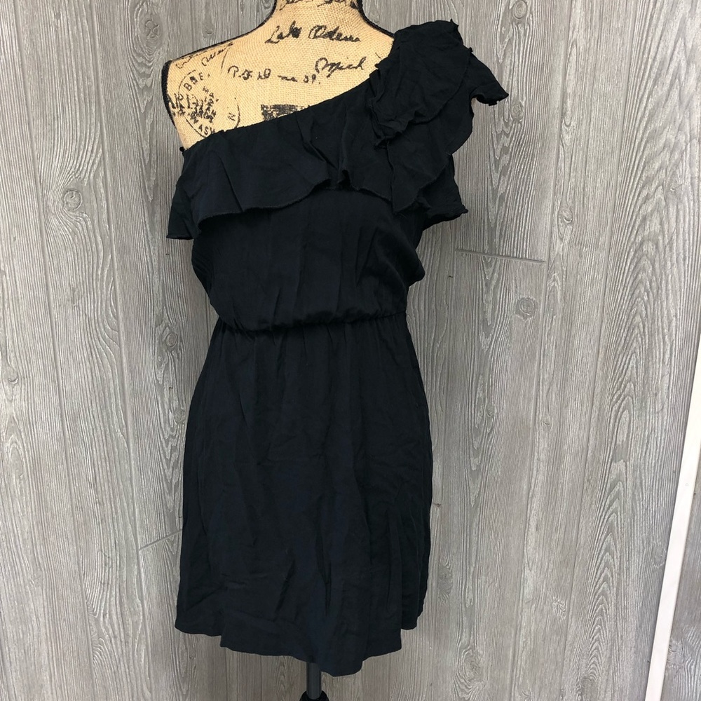 One shoulder black dress